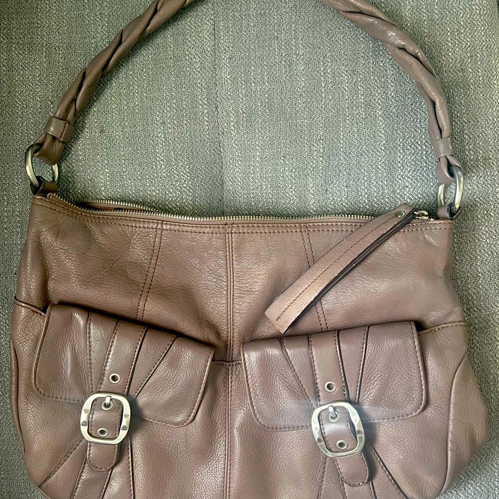 B. Makowsky Taupe (VINTAGE) Leather Hobo with 2 front pockets, great condition